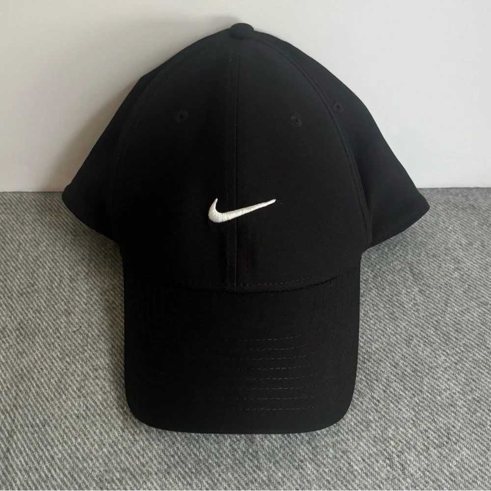Nike Dri-FIT Black Club Cap Structured Size L/XL Black w/White Swoosh Adjustable